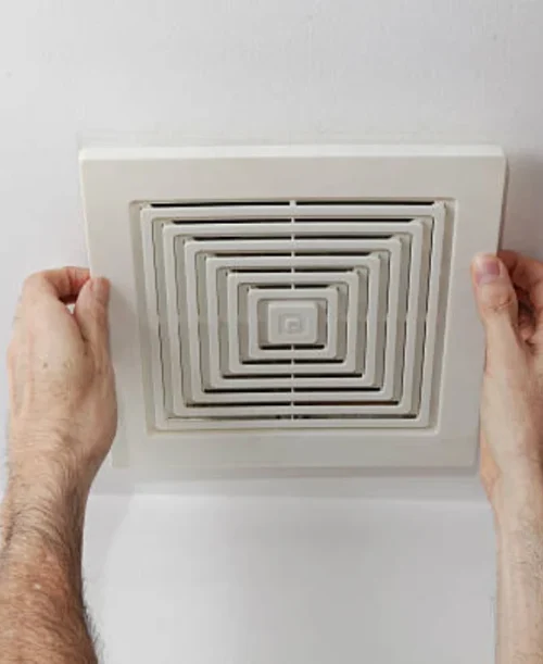 instalacion-de-un-extractor-de-aire-en-el-bano